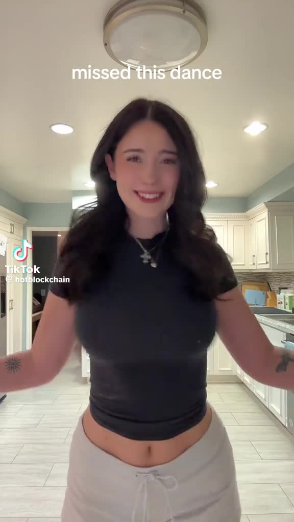 Video 879557 from Hotblockchain / Emily Cocea / cryptobaddie1
