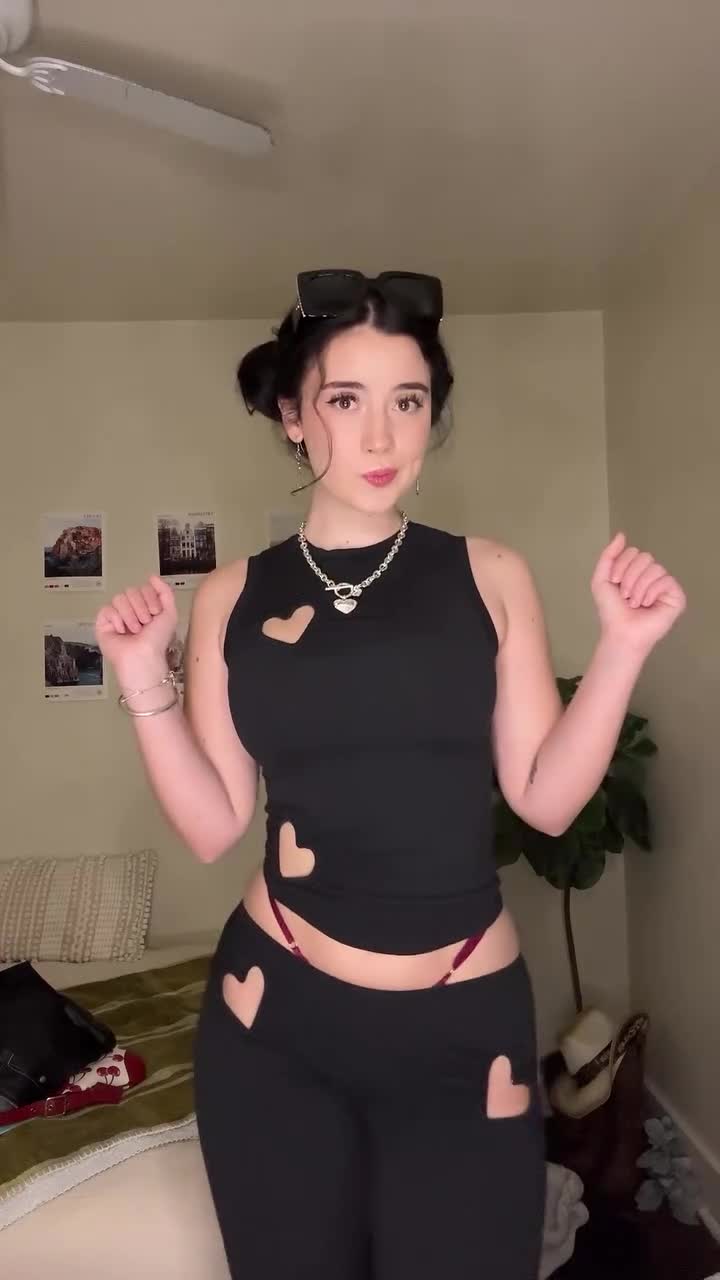 Video 879571 from Hotblockchain / Emily Cocea / cryptobaddie1