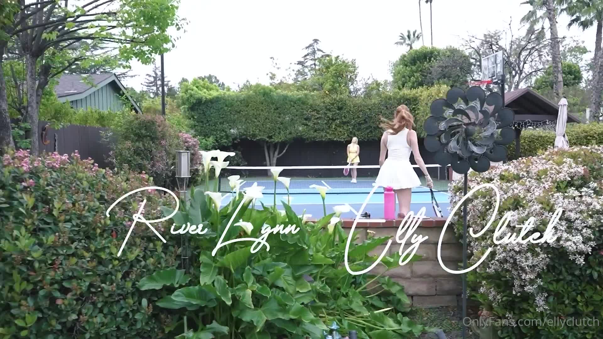 Video 879719 from Elly Clutch / PeachGoneWild