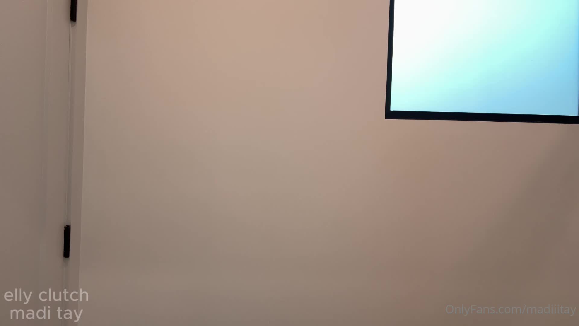 Video 880343 from Elly Clutch / PeachGoneWild