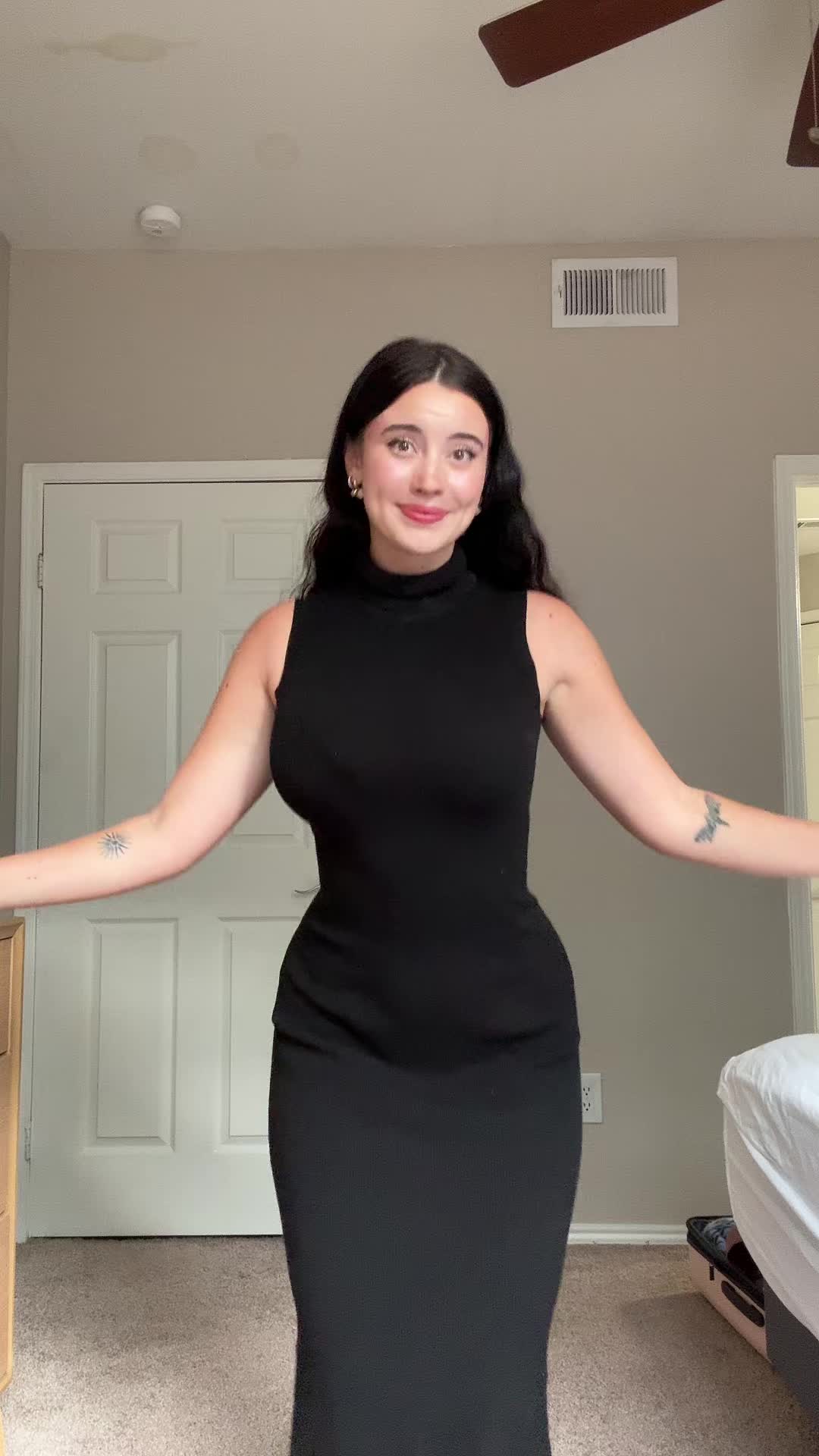 Video 880884 from Hotblockchain / Emily Cocea / cryptobaddie1