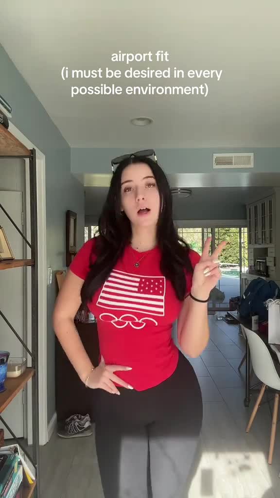 Video 880899 from Hotblockchain / Emily Cocea / cryptobaddie1