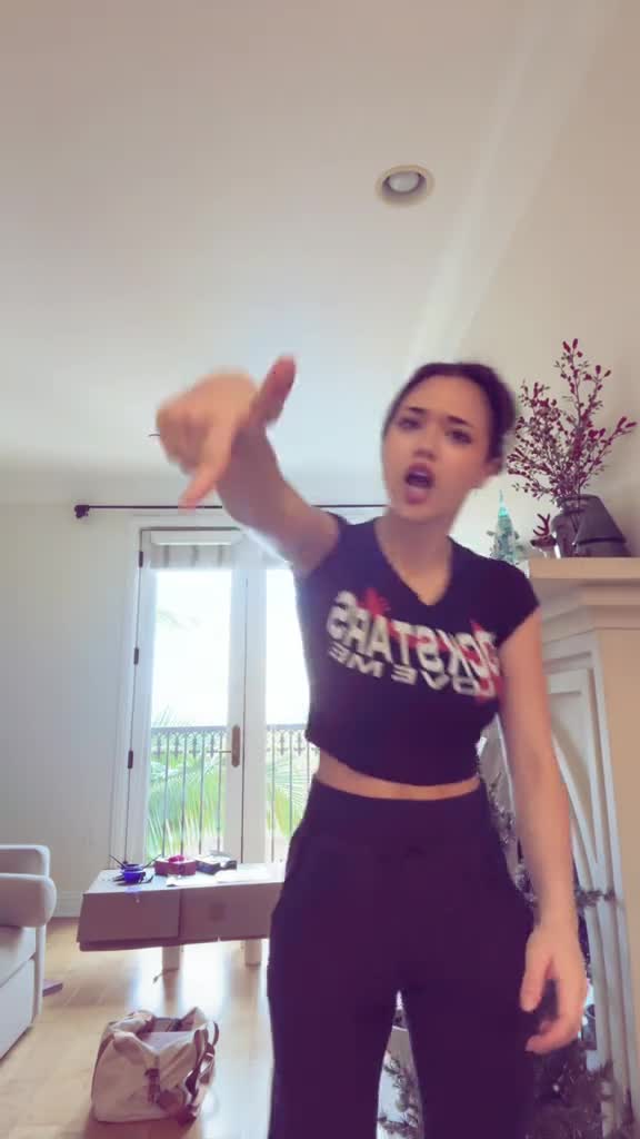 Video 880901 from Hotblockchain / Emily Cocea / cryptobaddie1