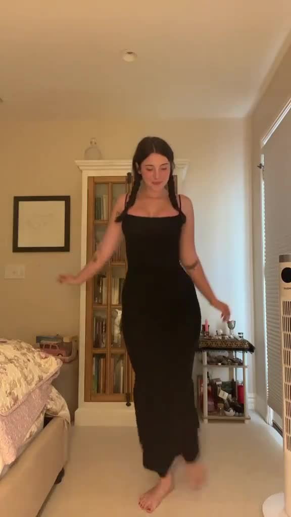 Video 880909 from Hotblockchain / Emily Cocea / cryptobaddie1