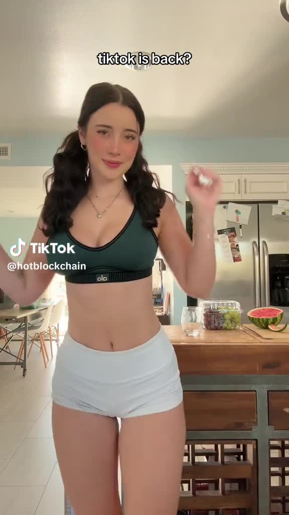 Video 880914 from Hotblockchain / Emily Cocea / cryptobaddie1