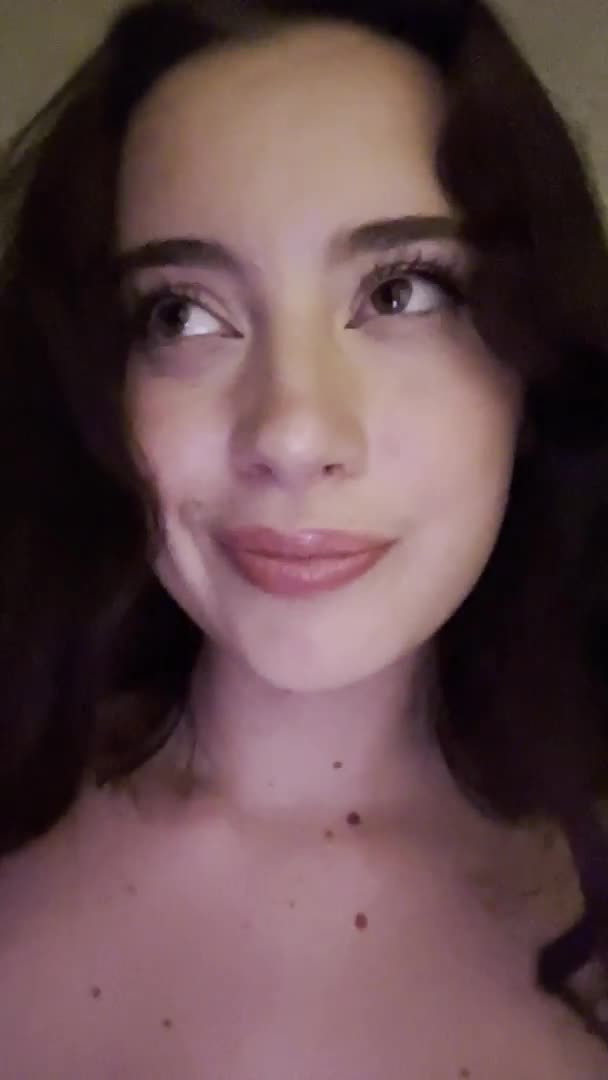 Video 880927 from Hotblockchain / Emily Cocea / cryptobaddie1