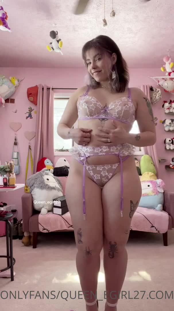 Video 881893 from Queen_D / queen_egirl27