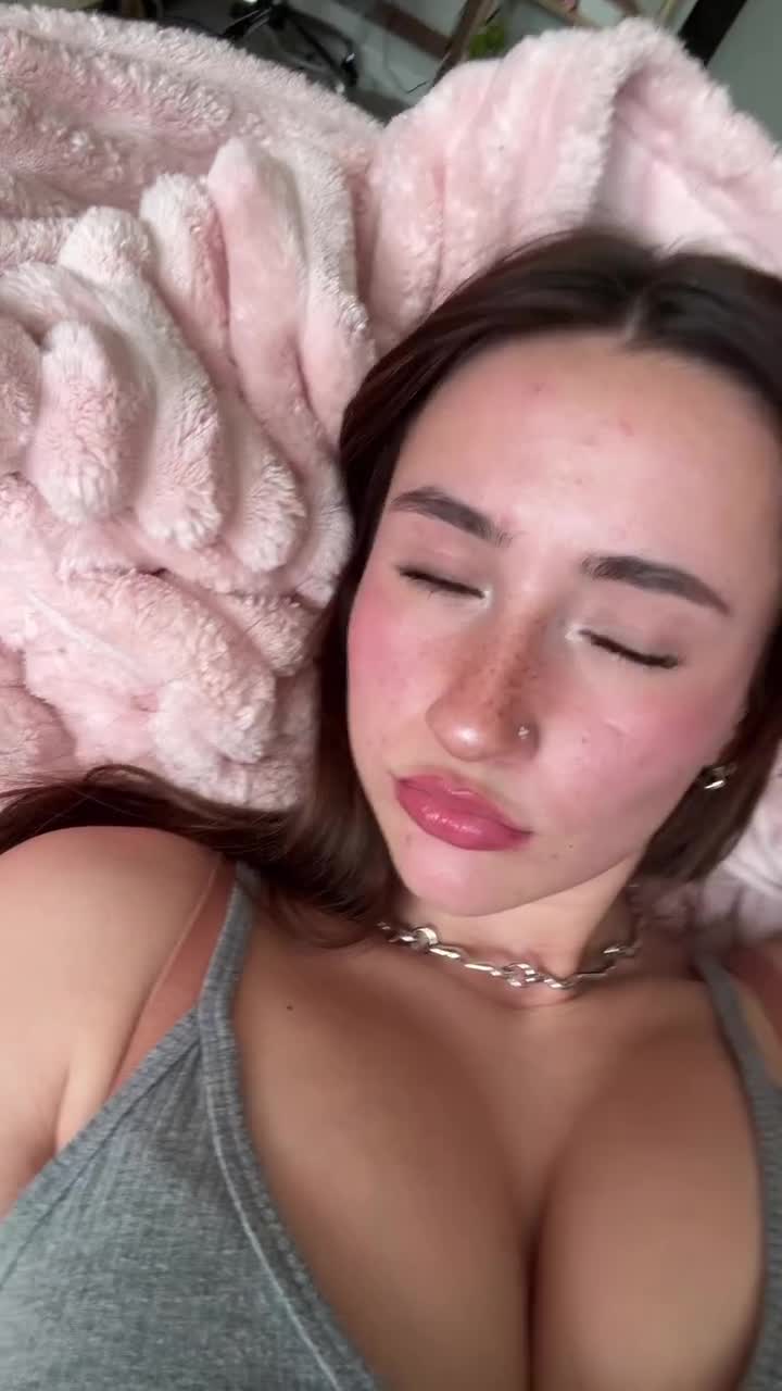 Video 882340 from Nnevelpappermann | Devon Shae