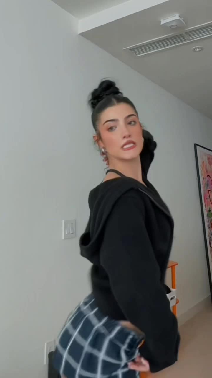 Video 882787 from Charli D'Amelio / Charli Damelio