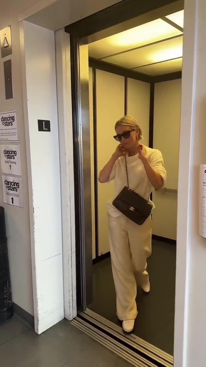 Video 882785 from Charli D'Amelio / Charli Damelio