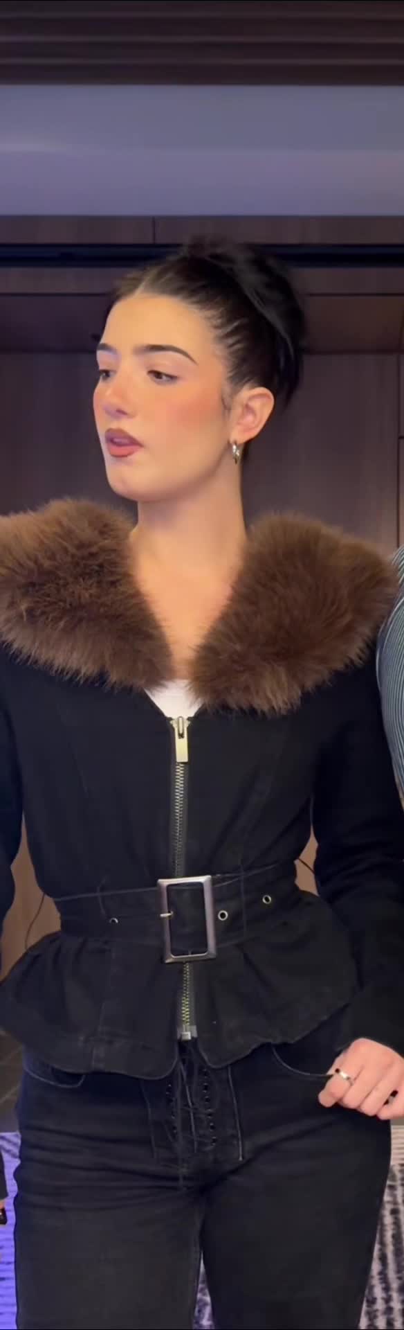 Video 882789 from Charli D'Amelio / Charli Damelio