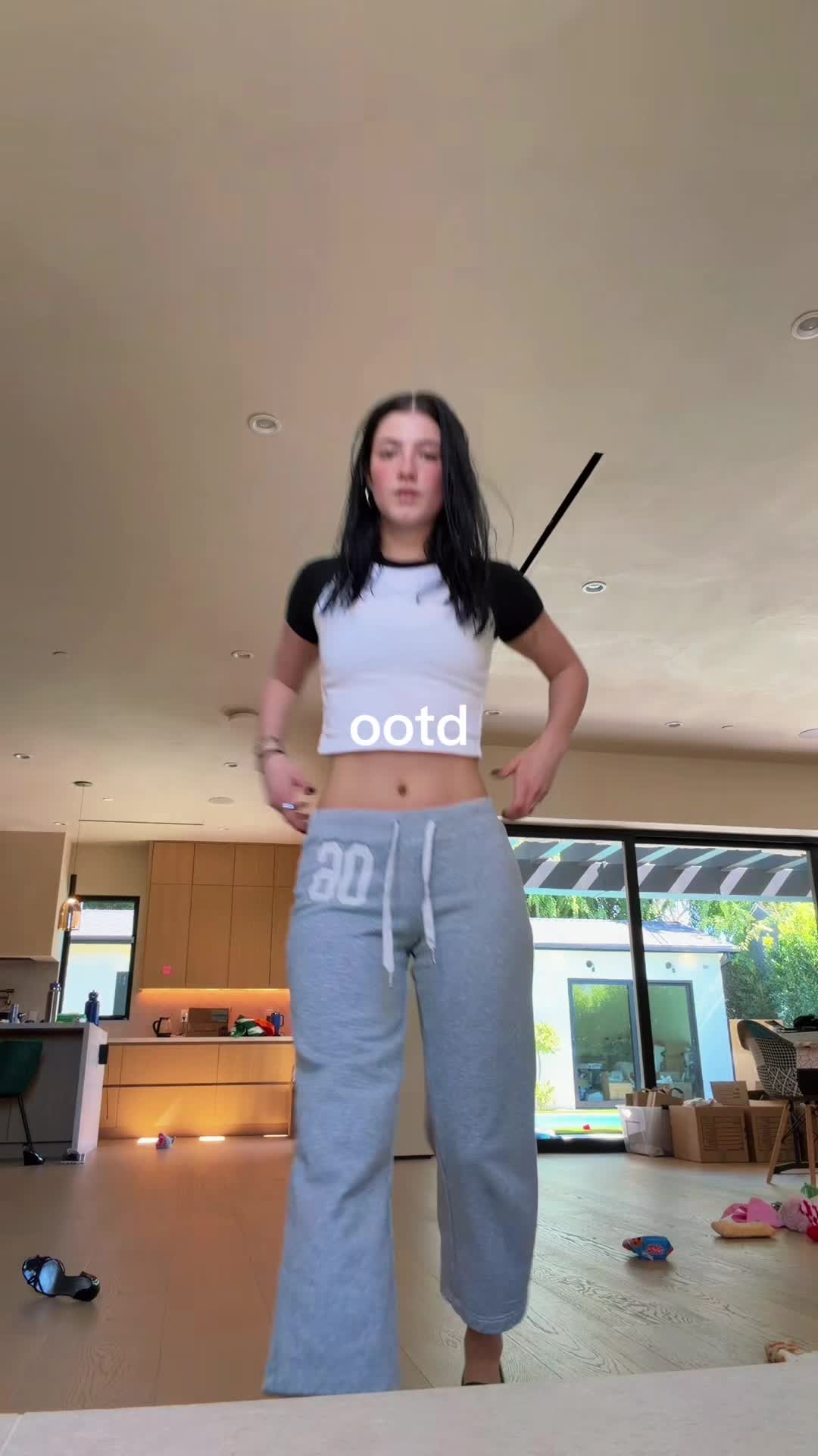 Video 882927 from Charli D'Amelio / Charli Damelio