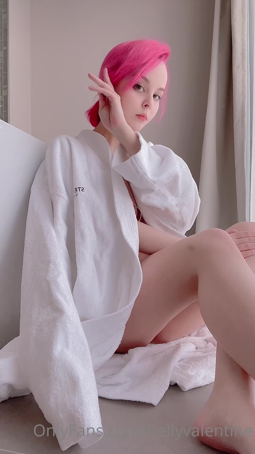 Video 883448 from Disharmonica / Helly Valentine