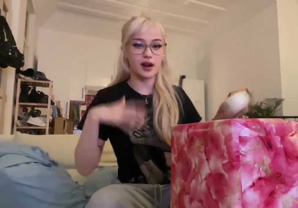 Video 884678 from JadeyAnh | vylerria