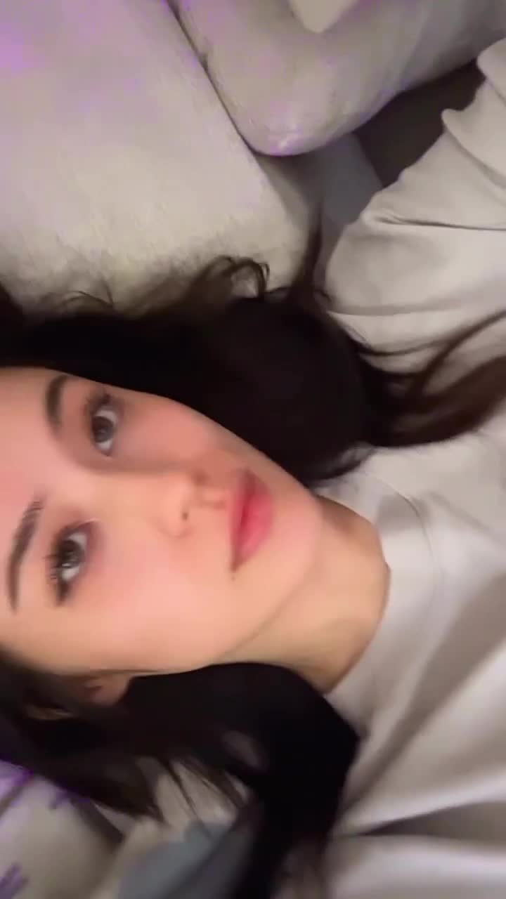 Video 884679 from JadeyAnh | vylerria