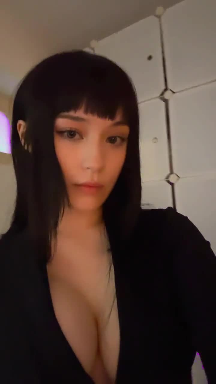 Video 884683 from JadeyAnh | vylerria