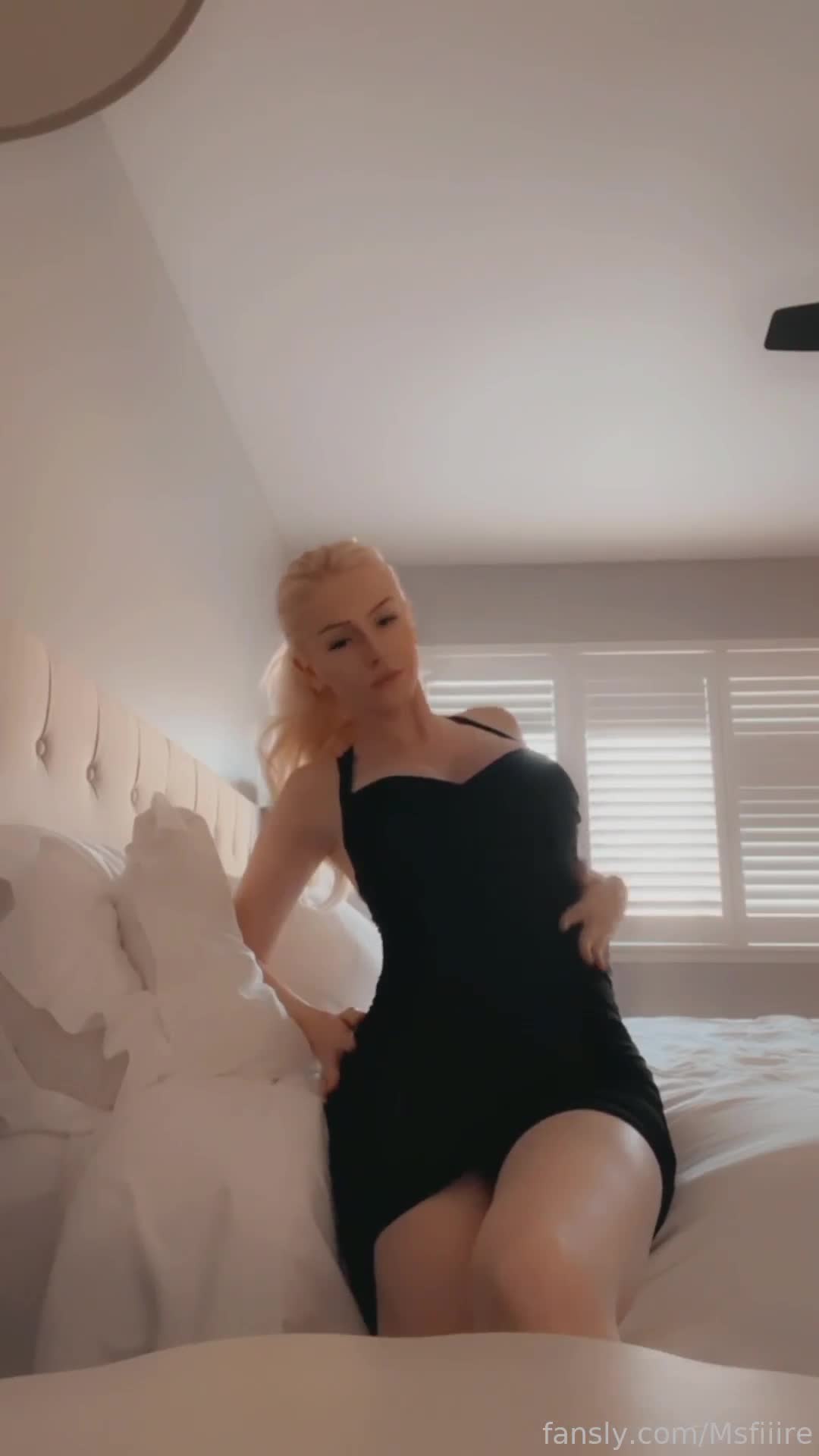Video 884964 from MSFIIIRE | Emily Taylor | lilly_bloomes | lillyblooms