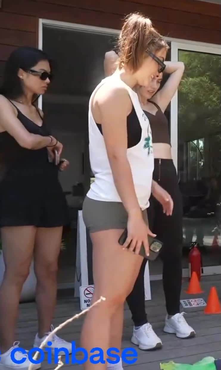 Video 886982 from Andrea Botez (leaks = ban)