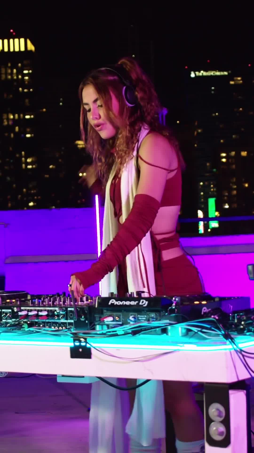 Video 887351 from Andrea Botez (leaks = ban)