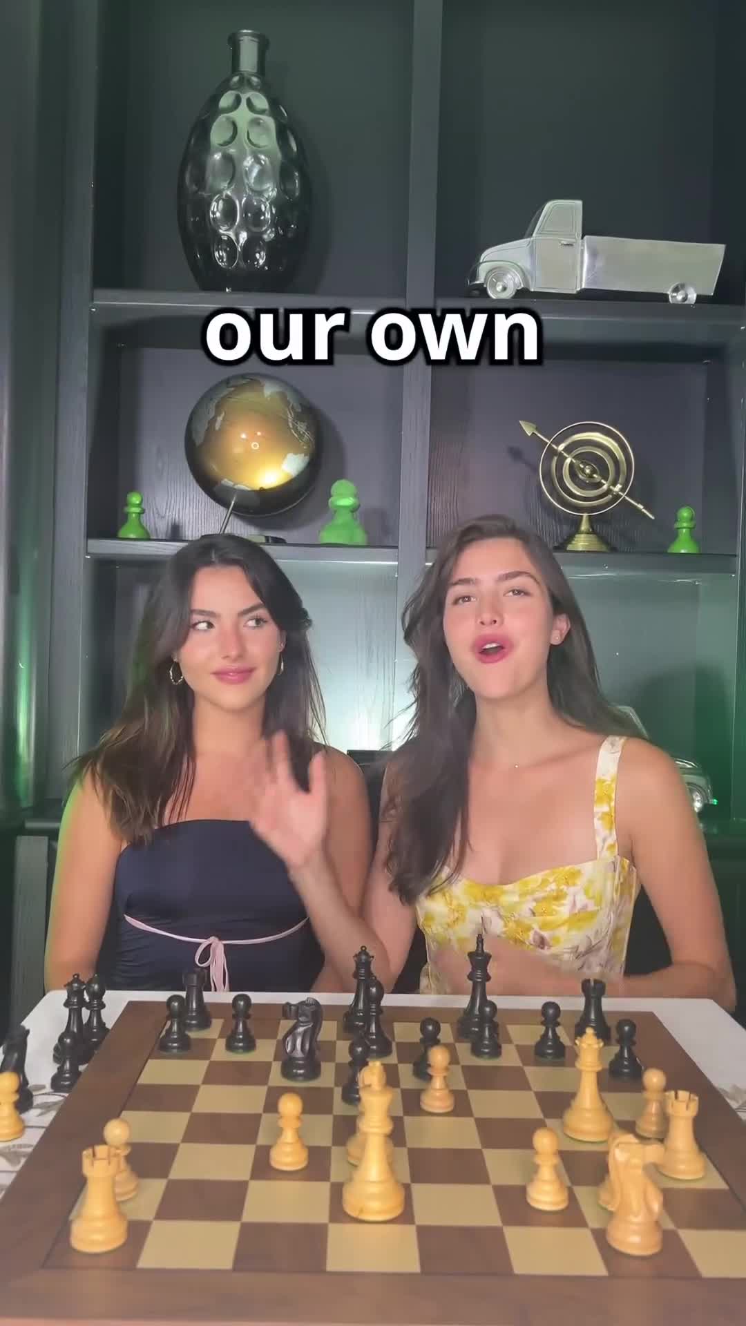 Video 887362 from Andrea Botez (leaks = ban)