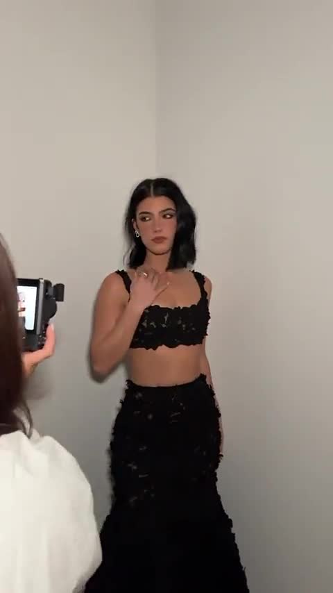 Video 888230 from Charli D'Amelio / Charli Damelio