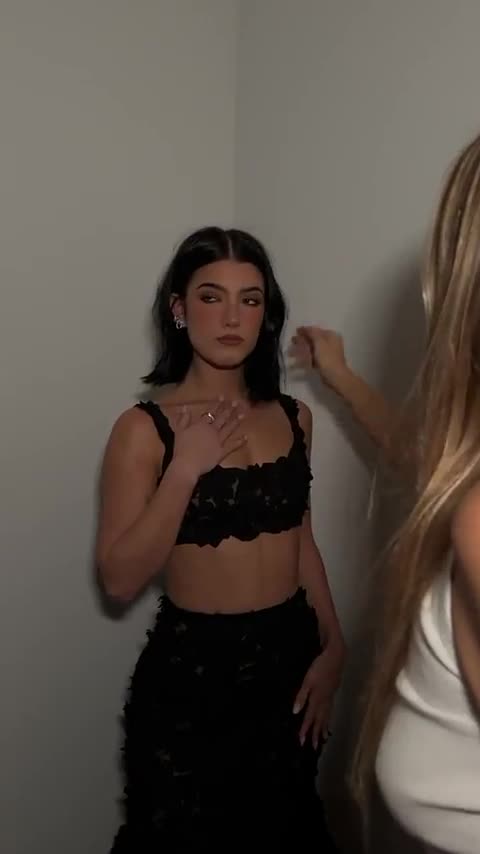 Video 888231 from Charli D'Amelio / Charli Damelio
