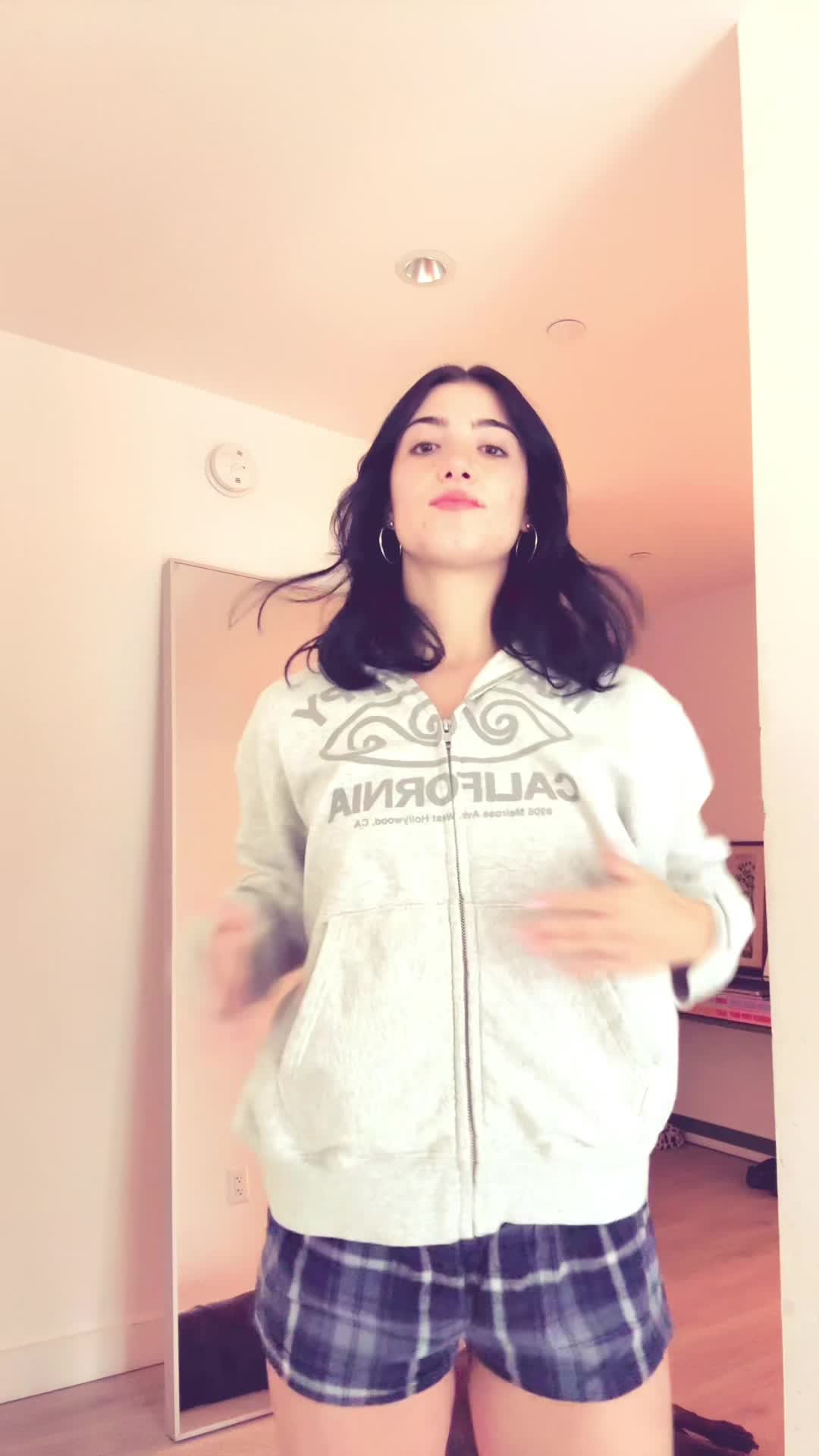 Video 888247 from Charli D'Amelio / Charli Damelio