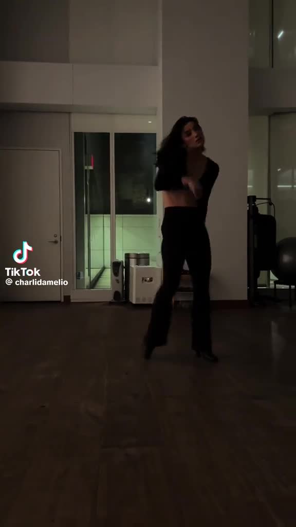 Video 888956 from Charli D'Amelio / Charli Damelio