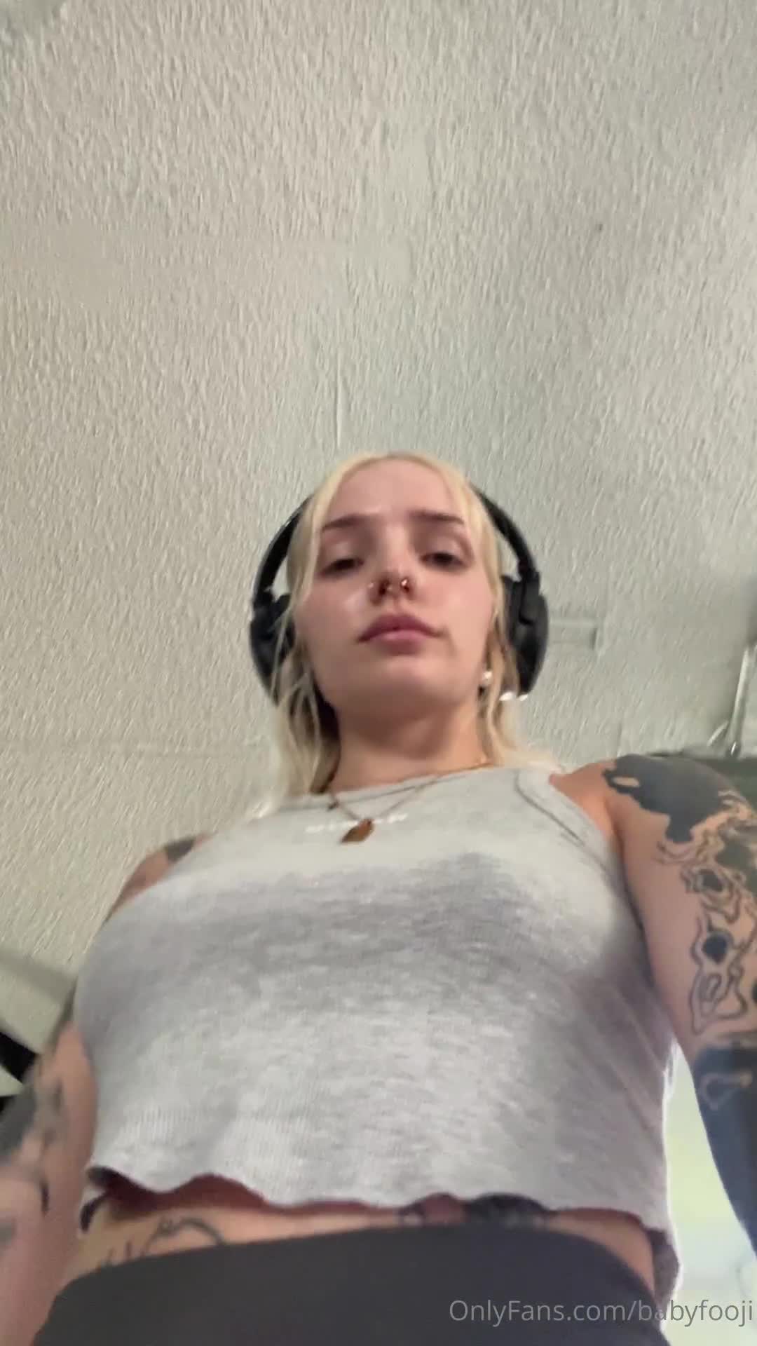 Video 889399 from babyfooji / peachtot