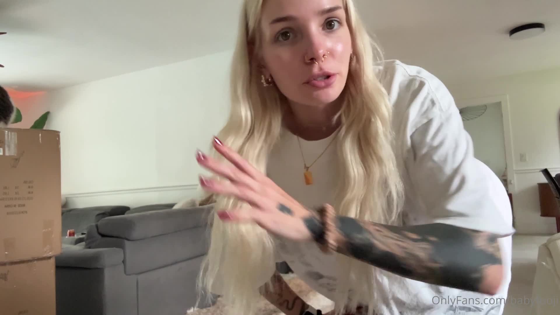 Video 889624 from babyfooji / peachtot