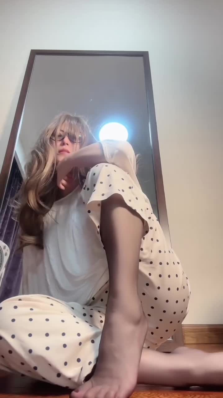 Video 889933 from 俏妞qiaoniuTT , 俏妞qiaoniu , qiaoniuTT , qiaoniu