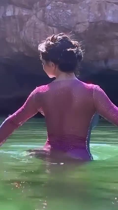 Video 890032 from Demi Rose Mawby