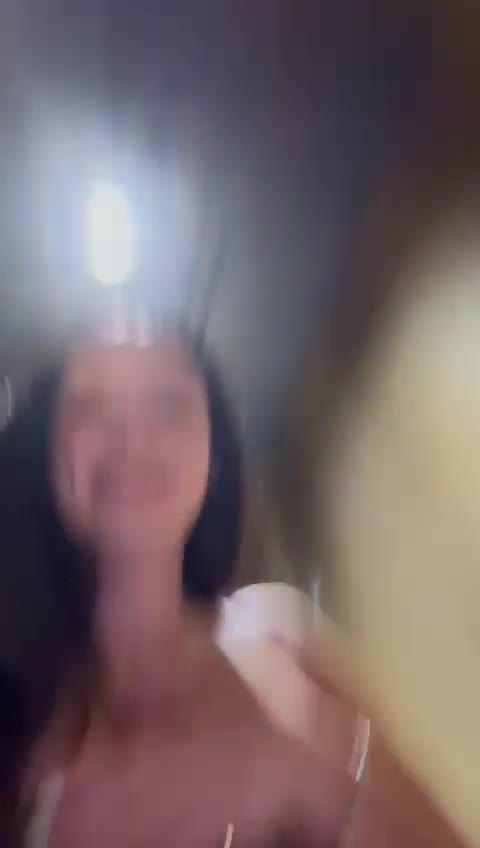 Video 890760 from Hotblockchain / Emily Cocea / cryptobaddie1