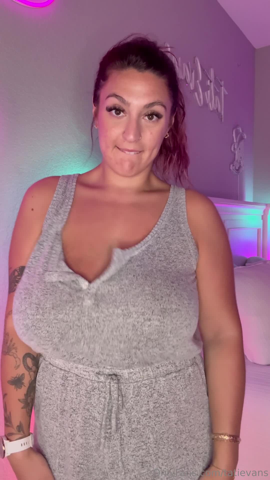 Video 892189 from xoxo_t | tatievans | Funwithtati | Tati_tactical