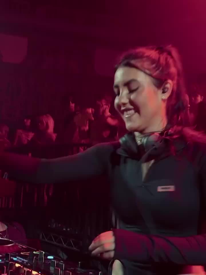 Video 892893 from Andrea Botez (leaks = ban)