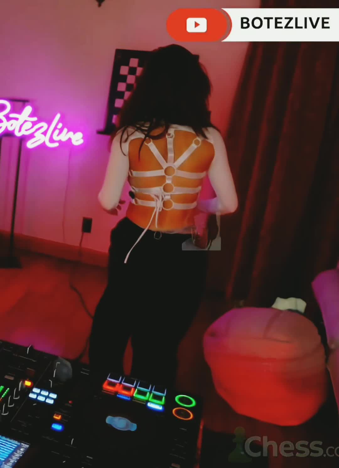Video 894499 from Andrea Botez (leaks = ban)