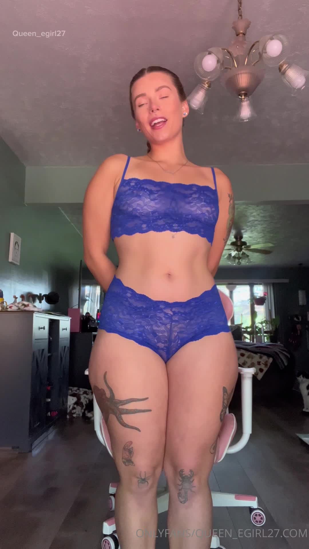 Video 895136 from Queen_D / queen_egirl27