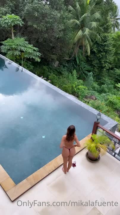 Video 899260 from Mikaela Lafuente / Mika Lafuente
