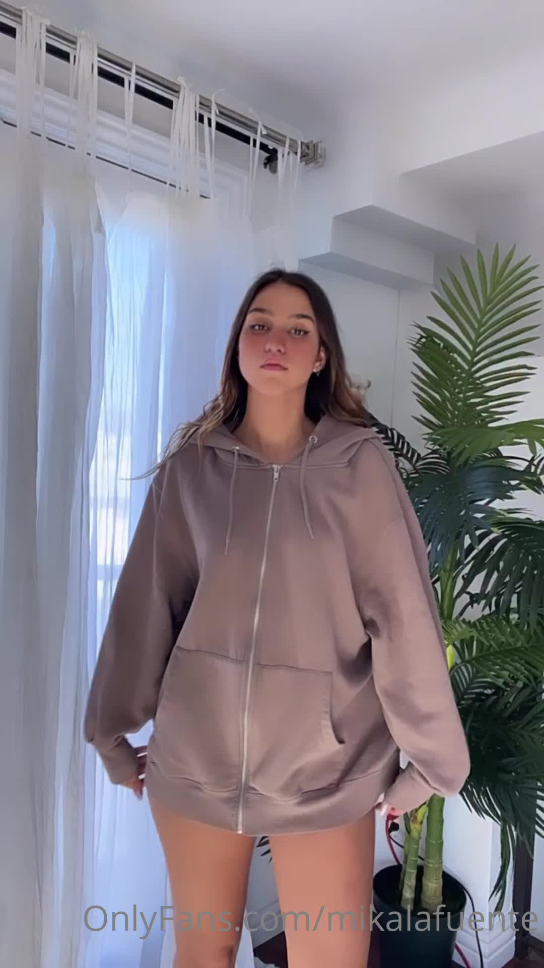 Video 900543 from Mikaela Lafuente / Mika Lafuente