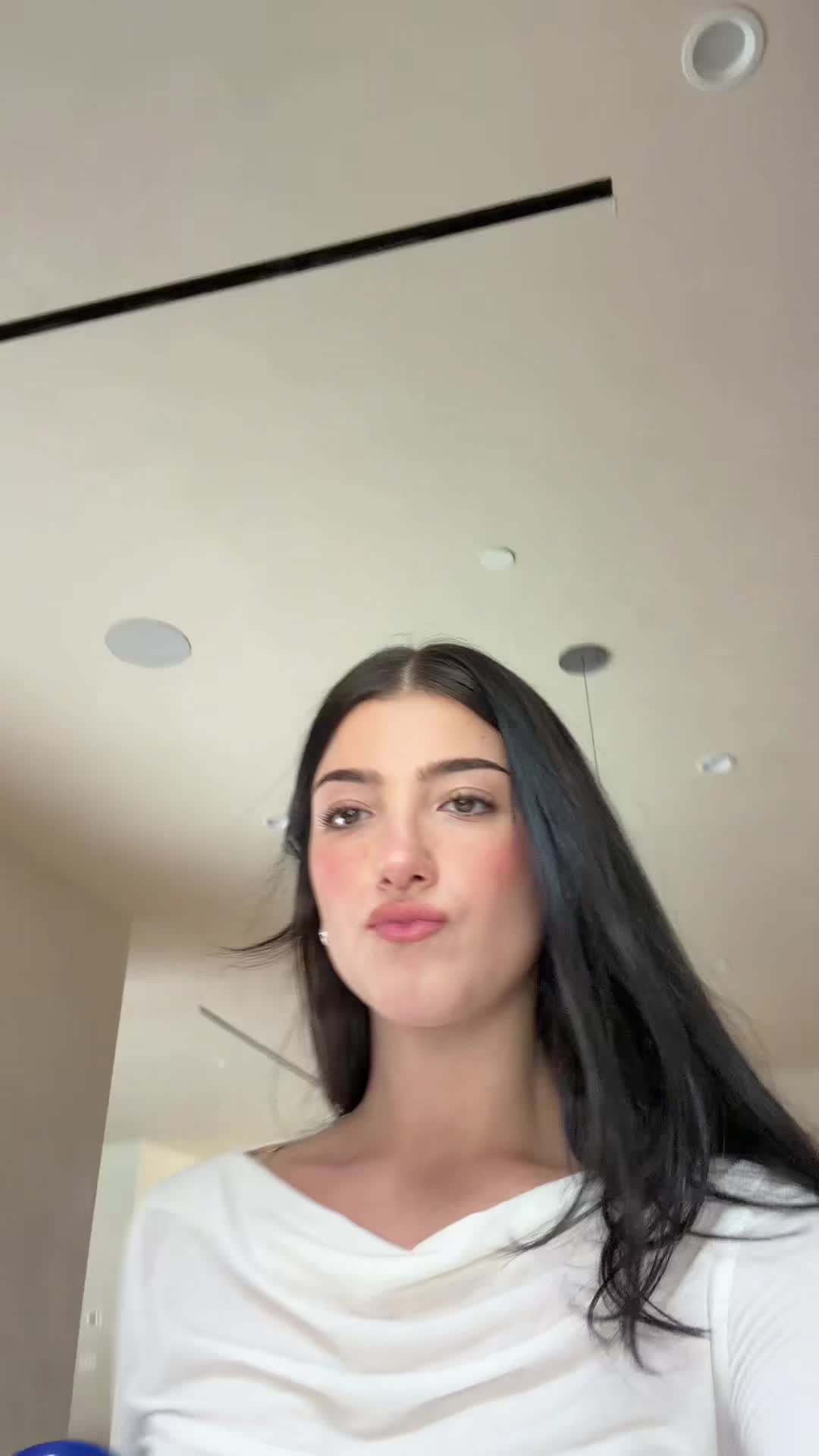 Video 903858 from Charli D'Amelio / Charli Damelio