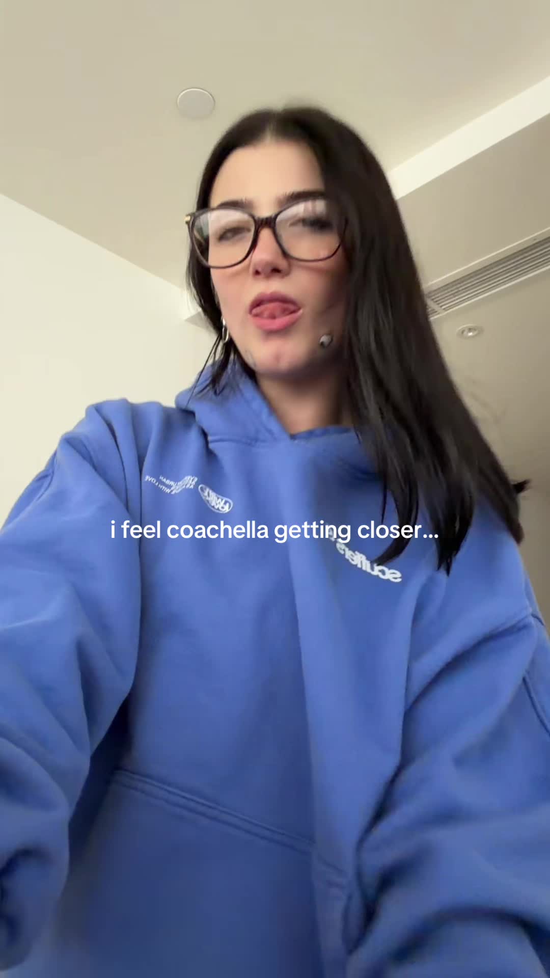 Video 904985 from Charli D'Amelio / Charli Damelio