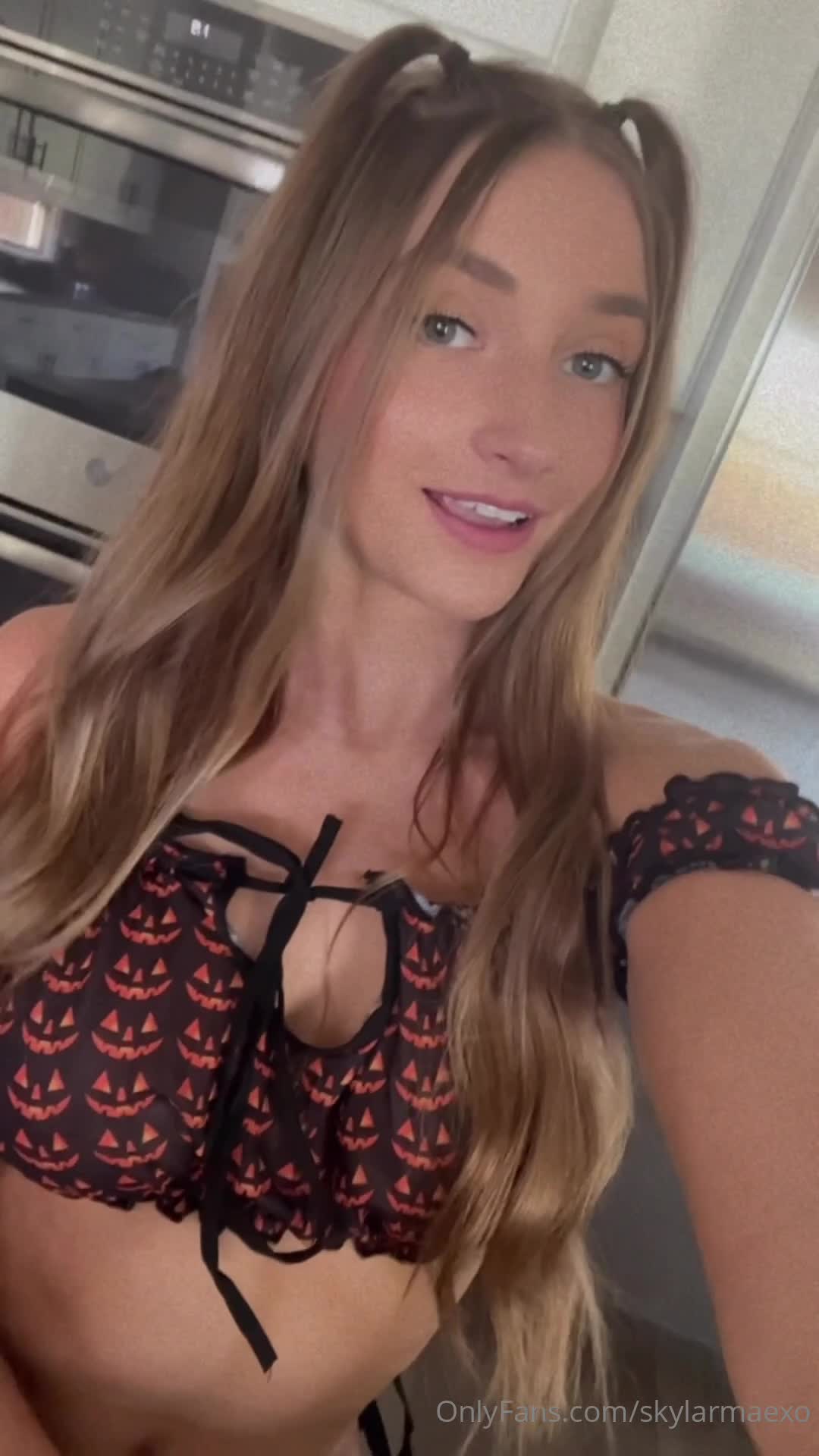 Video 905241 from Skylar Mae / skylarmaexo