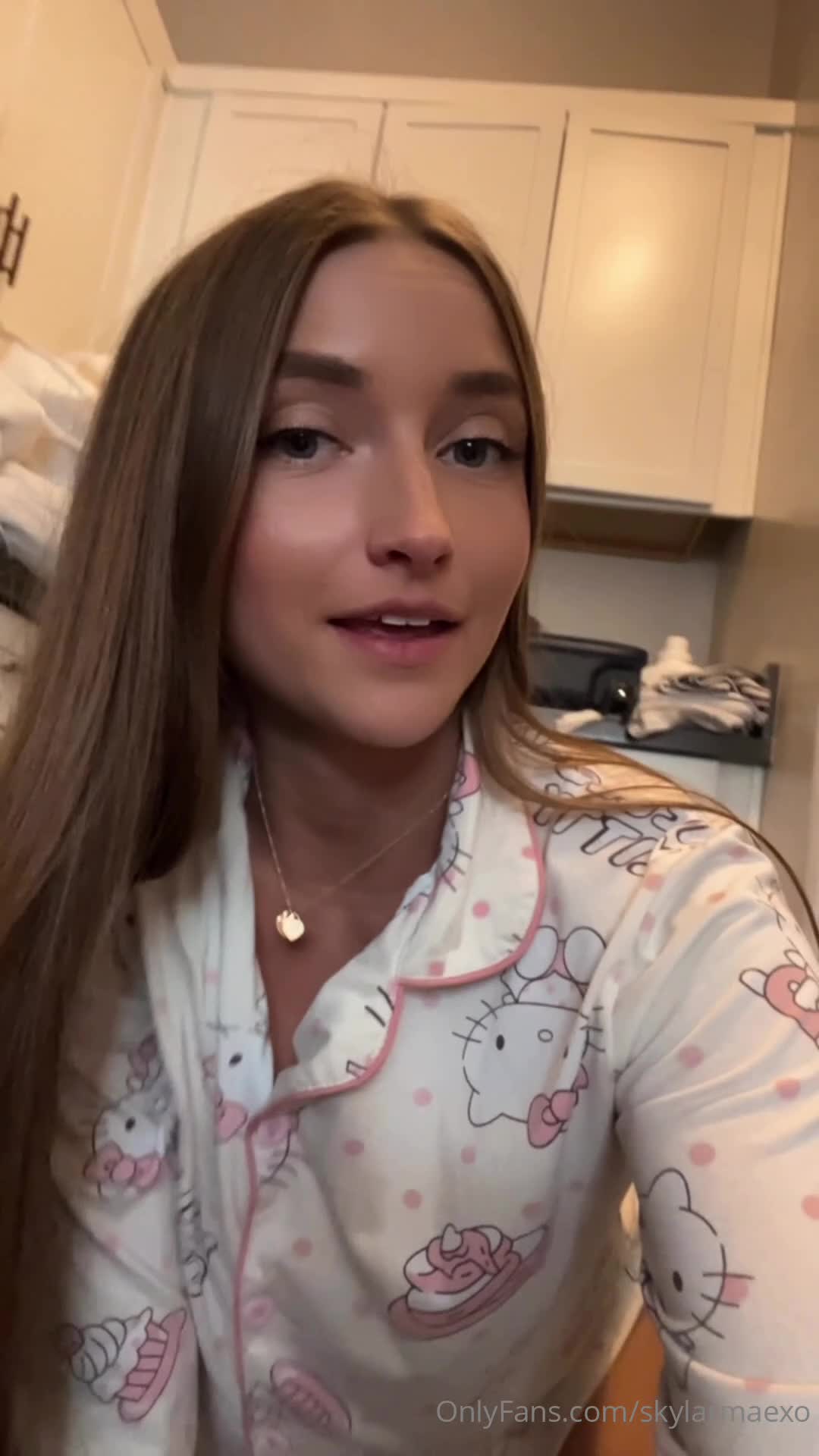 Video 905614 from Skylar Mae / skylarmaexo