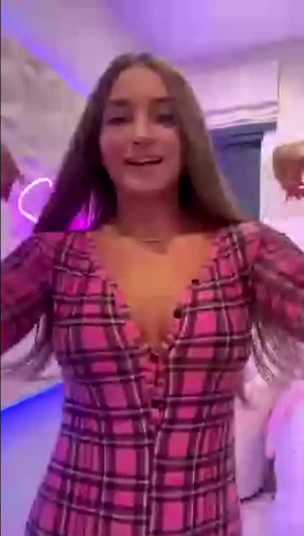 Video 905613 from Skylar Mae / skylarmaexo