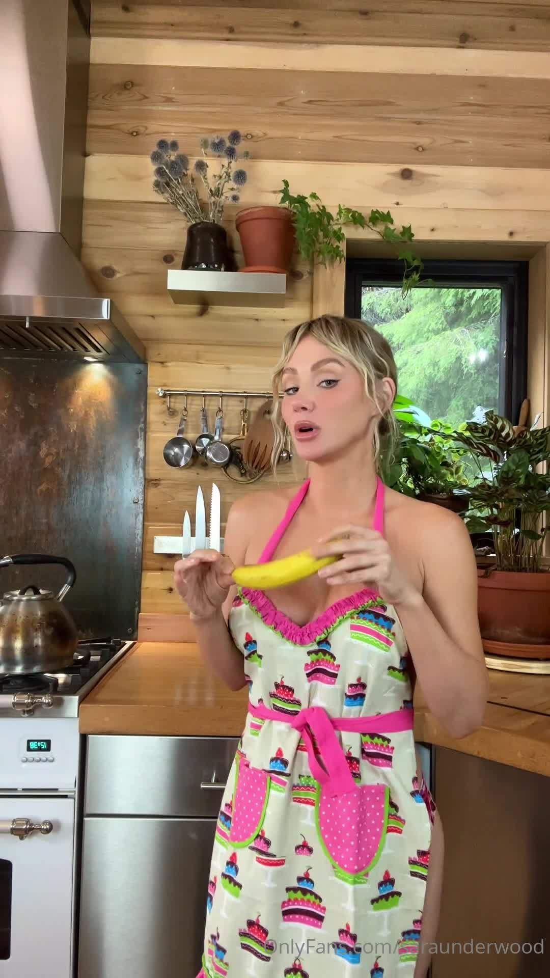 Video 906183 from Sara Jean Underwood / Saraunderwood