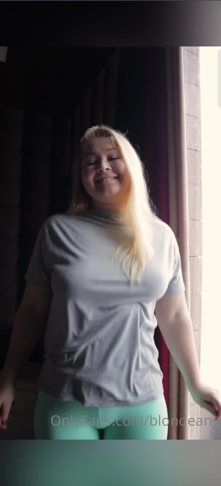 Video 908871 from Blondeany (Ukraine twerker)