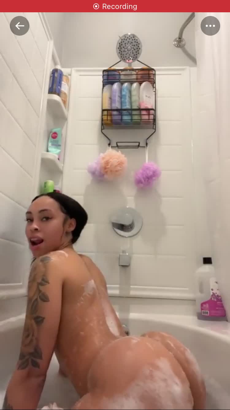 Video 910757 from Theyluvnilla / van1llabeam / AMOURVANILLA