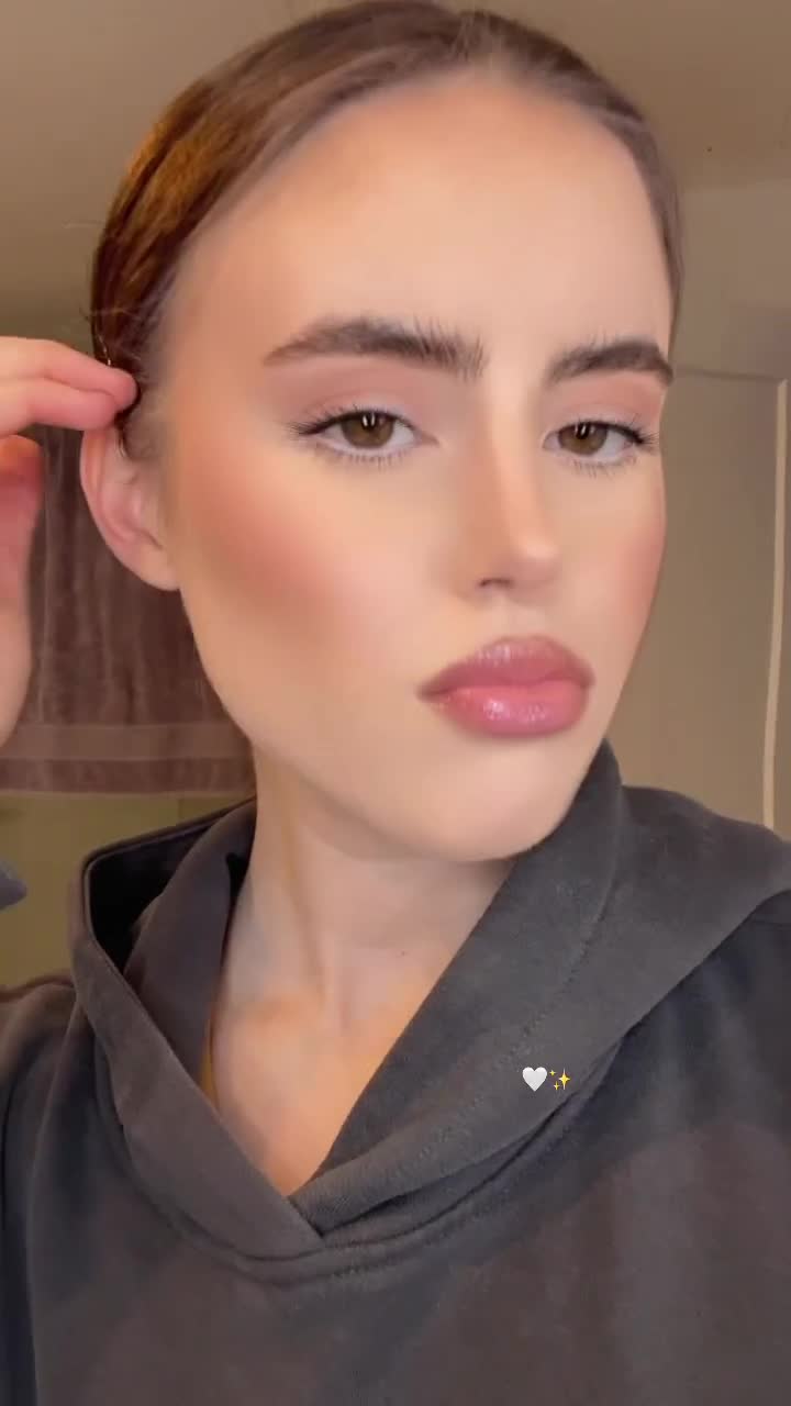 Video 915359 from Kiiara