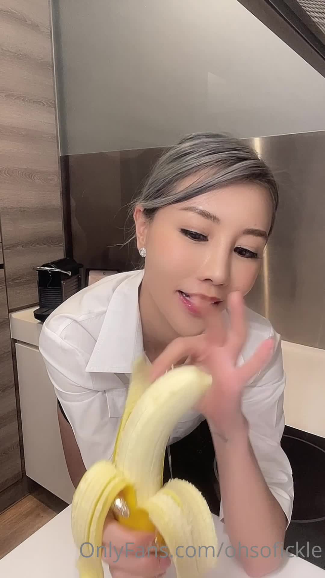 Video 917573 from Tammy Tay | ohsofickle