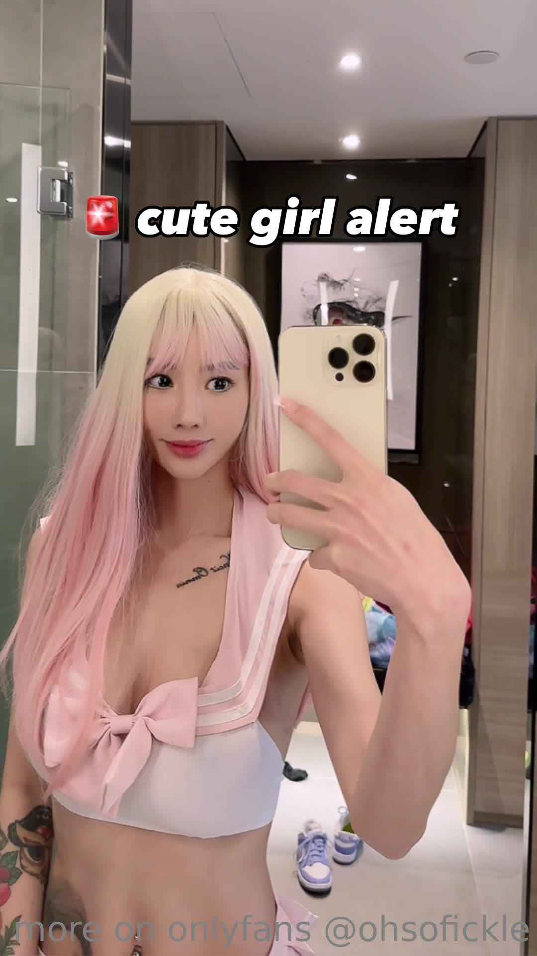 Video 917579 from Tammy Tay | ohsofickle